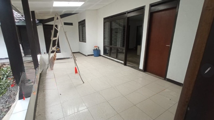 Dijual Rumah Hunian Nyaman di Jalan Kopo Permai Margahayu Bandung - Thumbnail 2