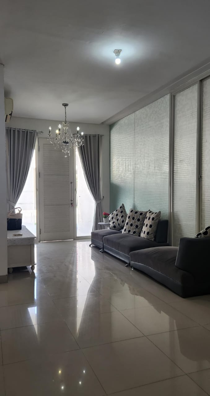 Dijual / Disewakan Rumah Eastcost Park Pakuwon City Surabaya Timur - Image 1