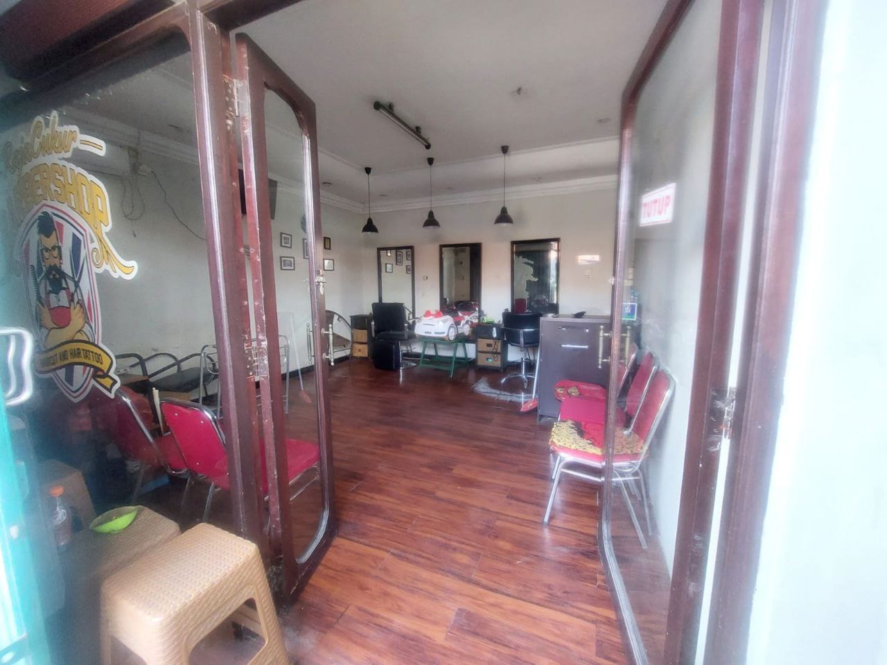 Disewakan Ruko Cocok Untuk Usaha Salon di Manukan Lor Surabaya Barat - Image 1
