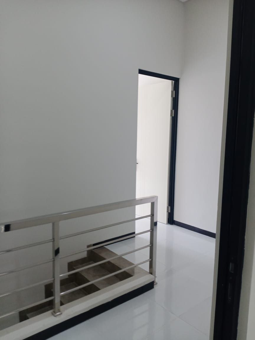 Dijual Rumah Siap Huni Lokasi Strategis di Perumahan Villa Kalijudan Indah Surabaya Timur - Thumbnail 3