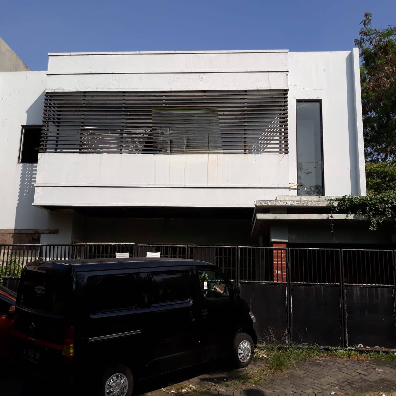 Dijual Rumah Luas di Raya Bukit Kencana Sari – Surabaya Barat - Image 1