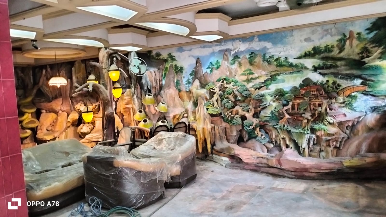 Dijual Rumah Unik Murah 3 Lantai Full Marmer di Dukuh Kupang Timur Surabaya Barat - Thumbnail 3