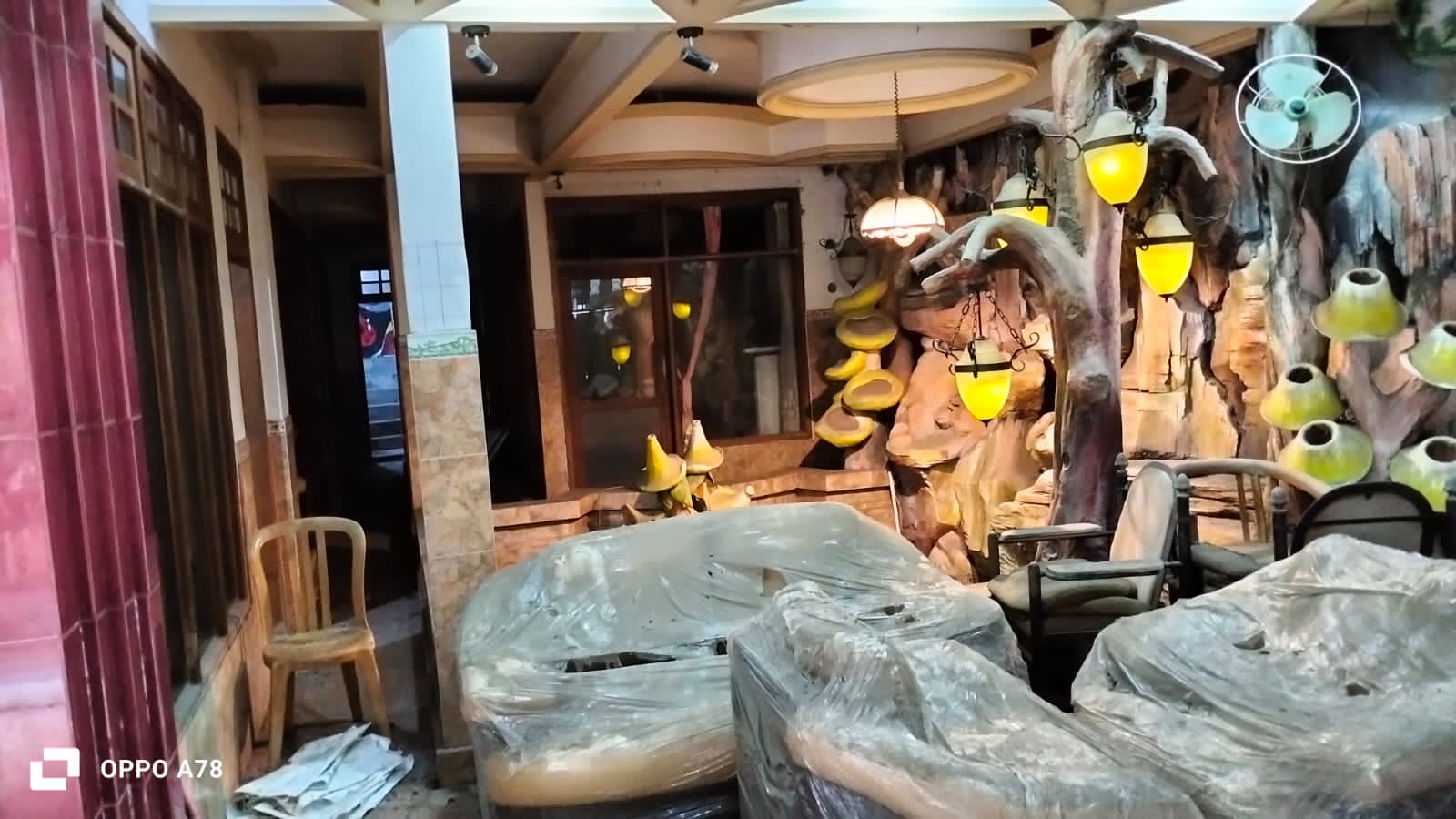 Dijual Rumah Unik Murah 3 Lantai Full Marmer di Dukuh Kupang Timur Surabaya Barat - Thumbnail 4