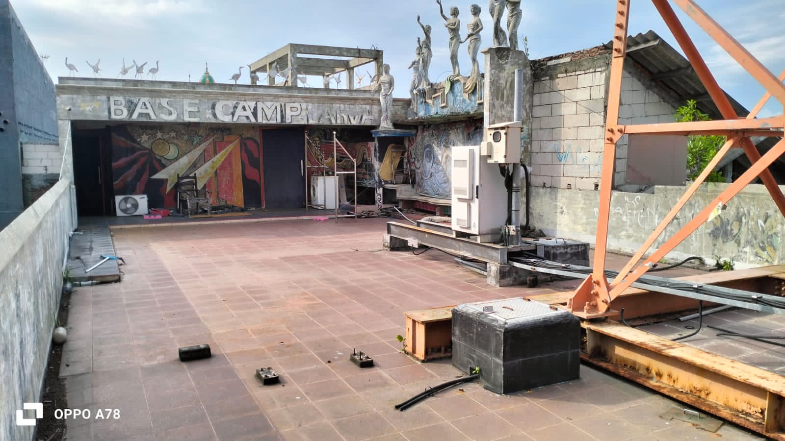 Dijual Rumah Unik Murah Lokasi Strategis di Dukuh Kupang Timur Surabaya Barat - Thumbnail 4