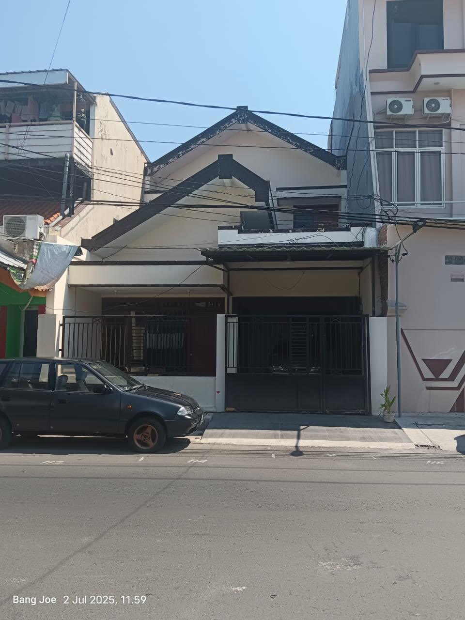 Disewakan Rumah Luas dan Strategis di Gubeng Kertajaya Surabaya Timur - Image 1