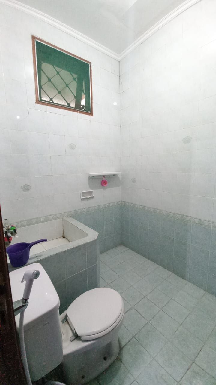 Dijual Rumah Strategis di Dharmahusada Regency Surabaya Timur - Thumbnail 4