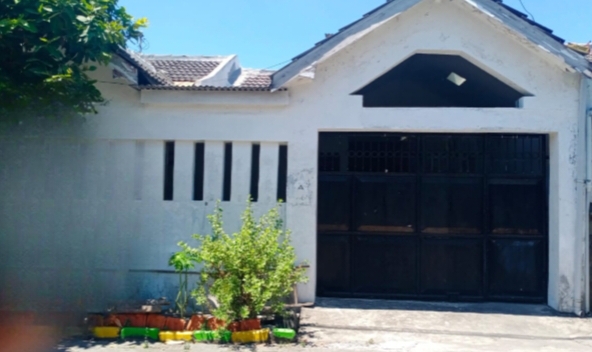 Dijual atau Disewakan Rumah Strategis di Wisma Lidah Surabaya Barat - Image 1