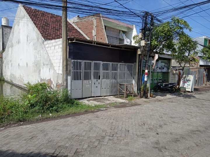 Dijual Rumah Strategis di Jalan Raya Tambak Medokan Ayu Surabaya Timur - Image 1