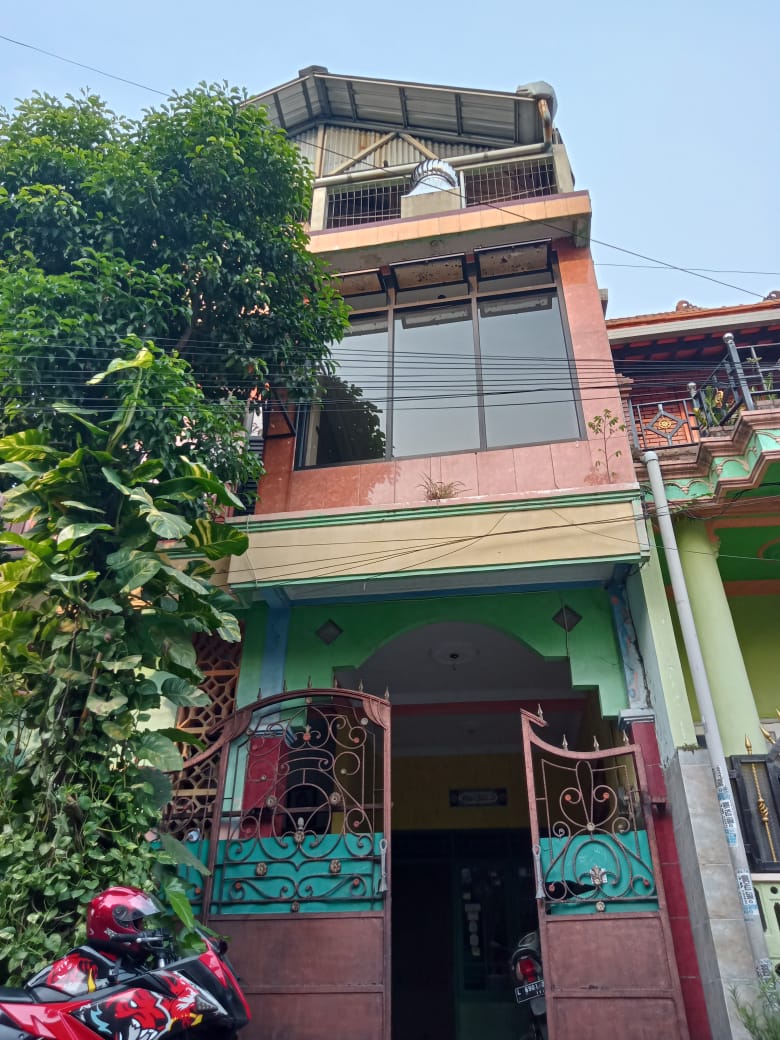 Dijual Rumah 3 Lantai Strategis di Kebraon Surabaya Selatan - Thumbnail 2