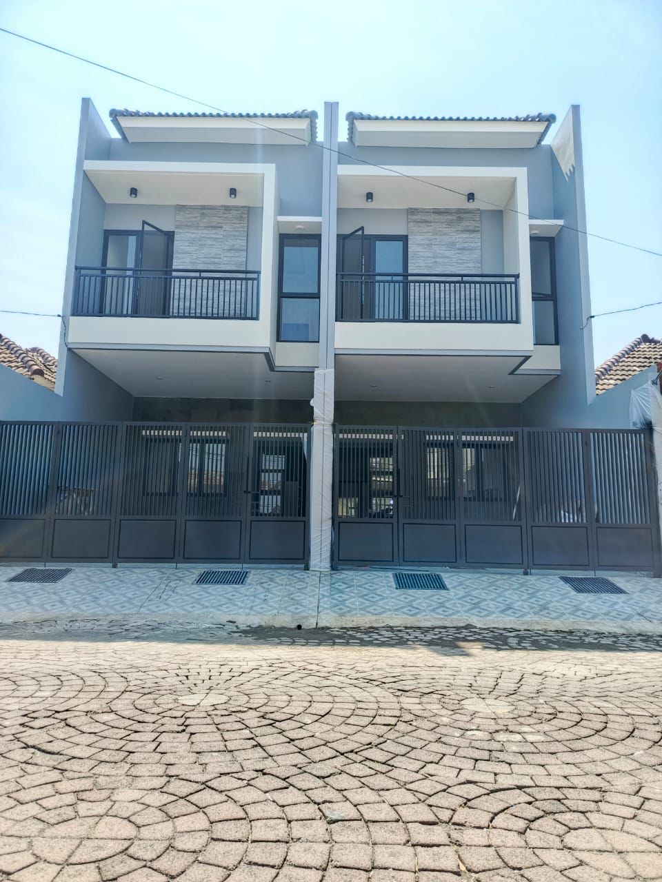 Dijual Rumah Murah 2 Lantai Minimalis Baru di Nirwana Eksekutif Surabaya Barat - Image 1