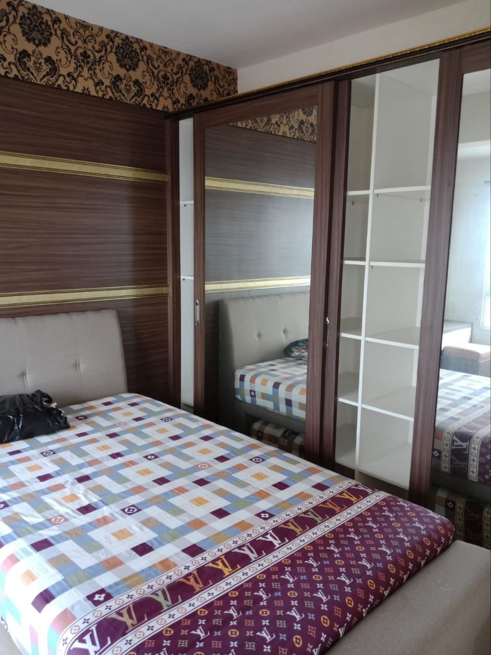 Dijual Unit Apartemen Mewah Furnished di Puncak Bukit Golf, Surabaya Barat - Thumbnail 2