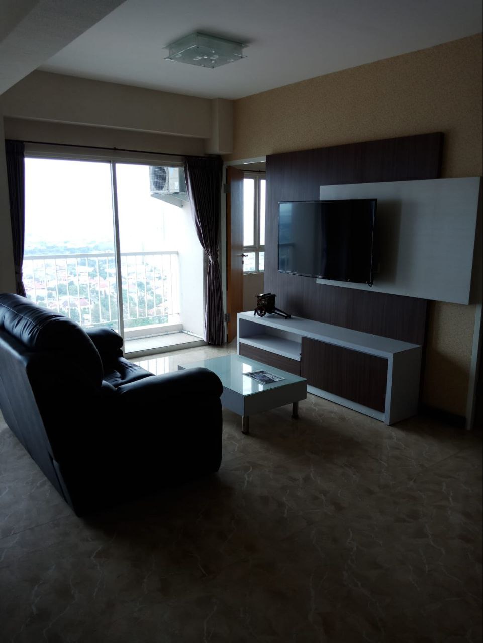 Dijual Unit Apartemen Mewah Furnished di Puncak Bukit Golf, Surabaya Barat - Image 1