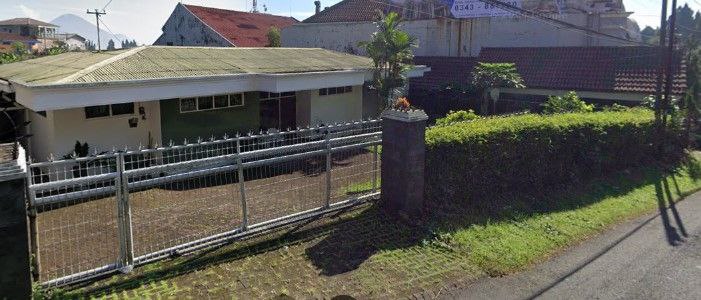 Dijual Villa Eksklusif Lokasi Strategis di Jalan Gajah Mada Pasuruan - Image 1