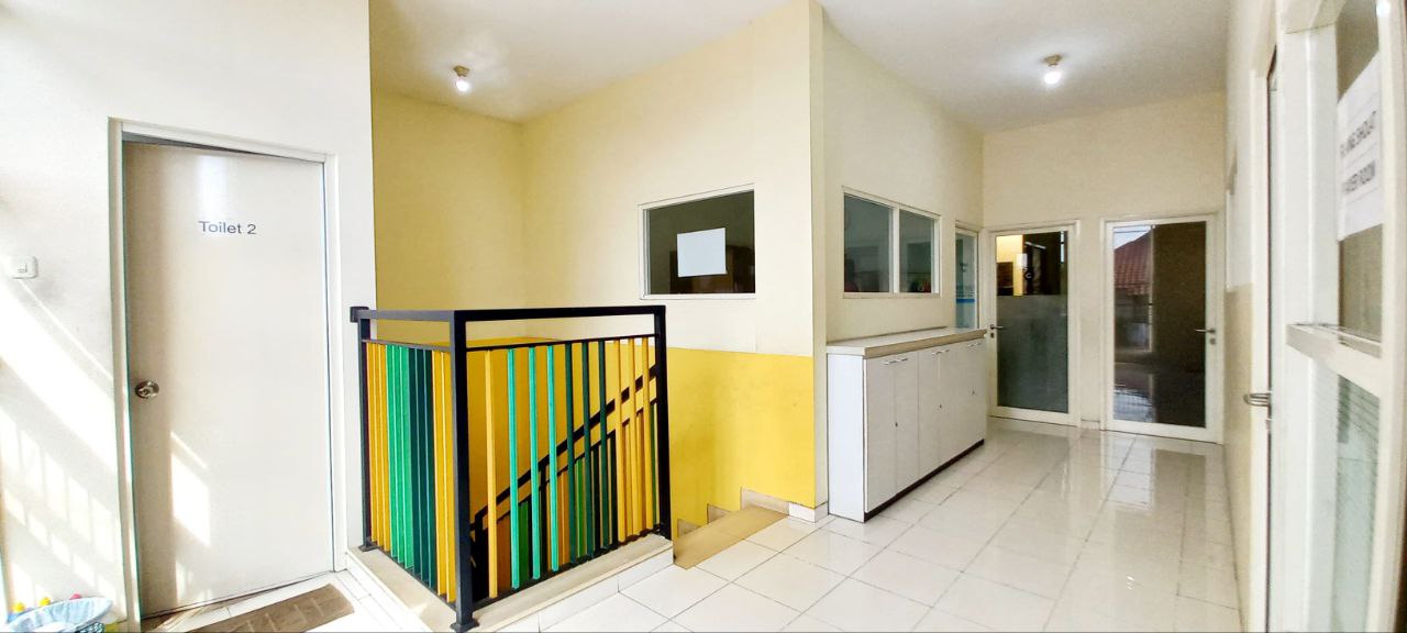 Dijual Rumah 2 Lantai Lokasi Strategis di Raya Babatan Pratama Surabaya Barat - Thumbnail 3