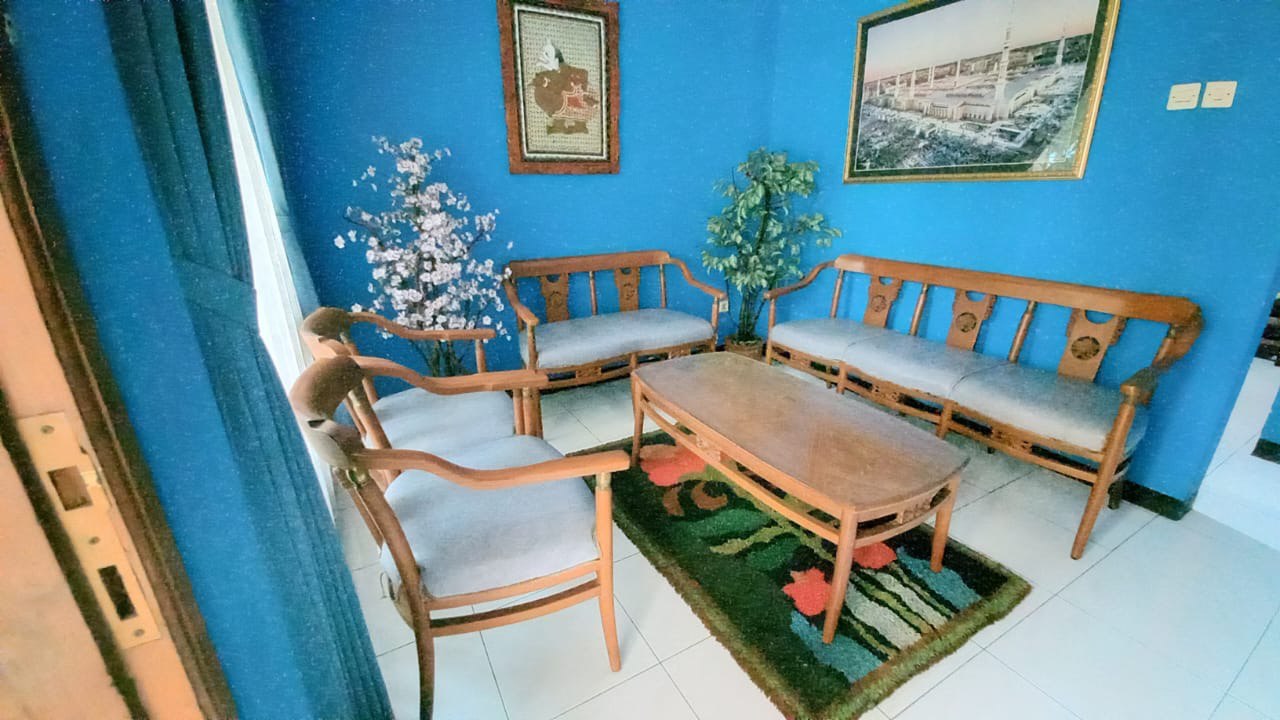 Dijual Rumah Eksklusif di Kawasan Elite Dharma Husada Regency Surabaya Timur - Image 1