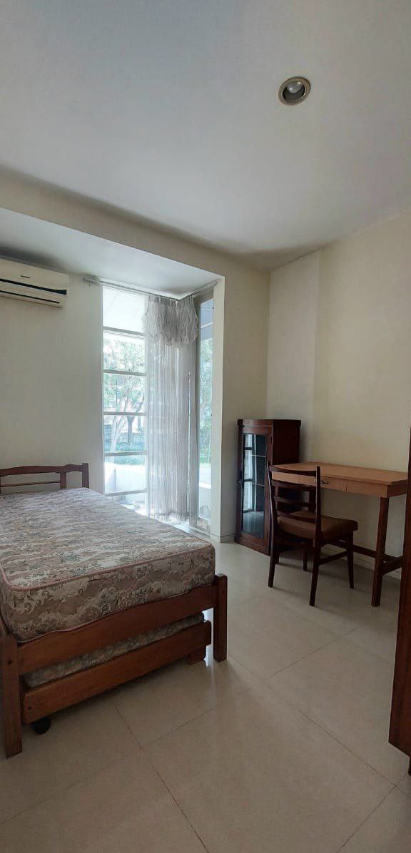 Disewakan Rumah Nyaman Furnished di Kawasan Elit Kingstown Citraland Surabaya Barat - Thumbnail 2