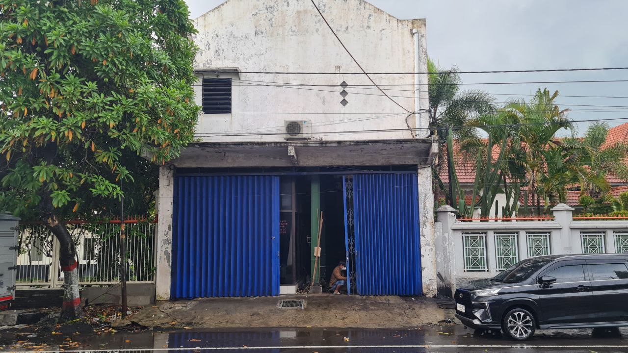 Disewakan Ruko Besar di Nol Jalan Raya P.B. Sudirman, Mojokerto - Image 1