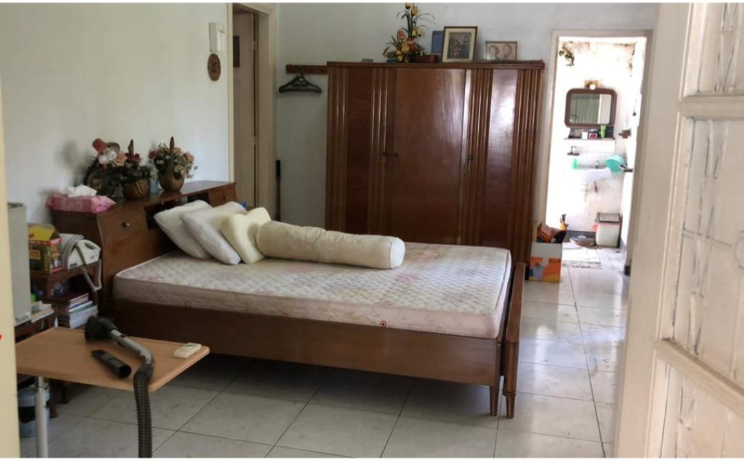 Dijual Rumah Strategis dan Nyaman di Jalan WR Supratman Surabaya Pusat - Thumbnail 4