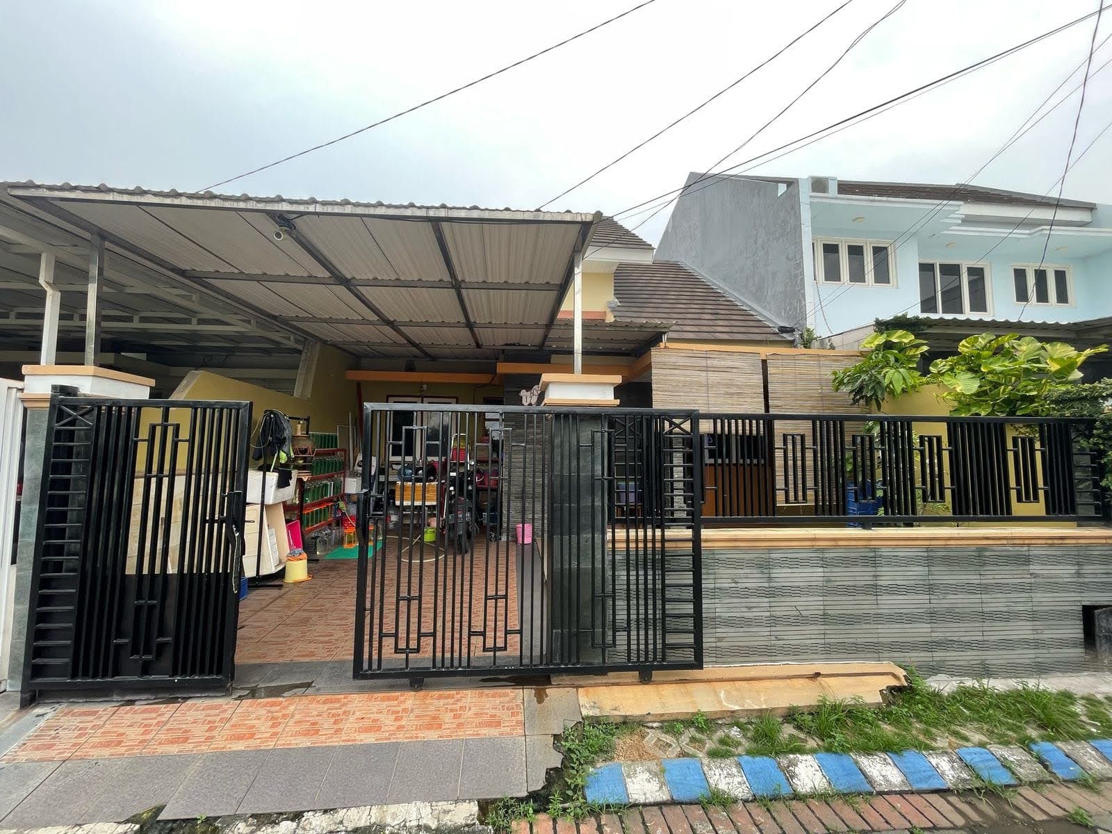 Dijual Rumah Nyaman di Purimas Cluster Legian Paradise, Surabaya Selatan - Image 1