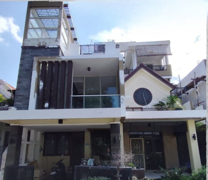 Dijual Rumah Mewah Modern di Puri Widya Kencana Citraland Surabaya Barat - Image 1