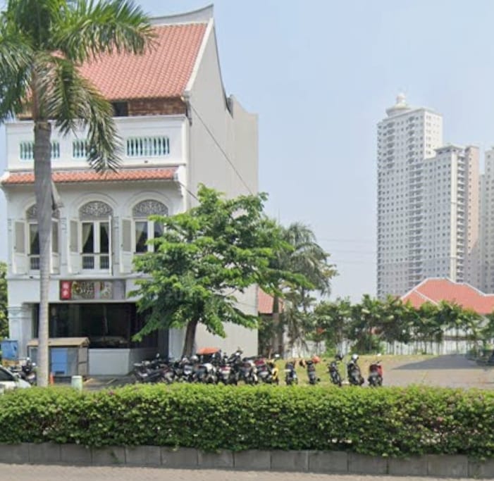 Disewakan Tanah Komersial Strategis di Pakuwon Square Surabaya Barat - Image 1