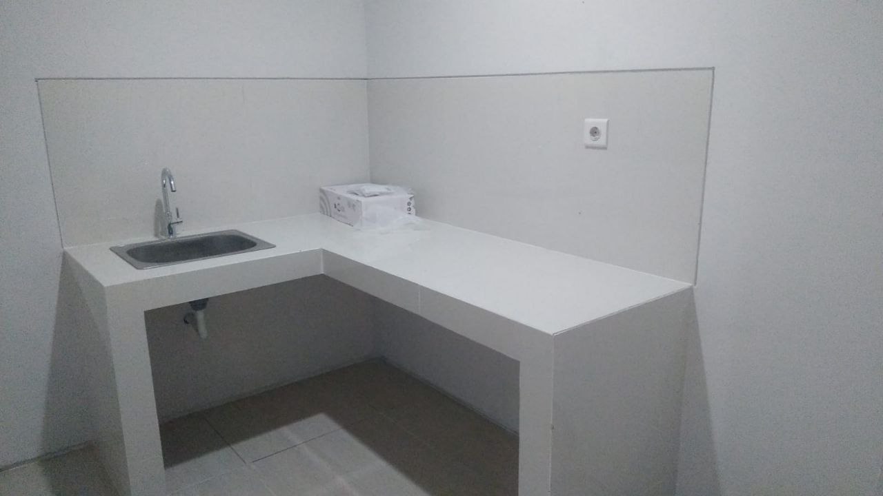 Disewakan Rumah Baru Gress View Danau di Northwest Central Citraland Surabaya Barat - Thumbnail 2