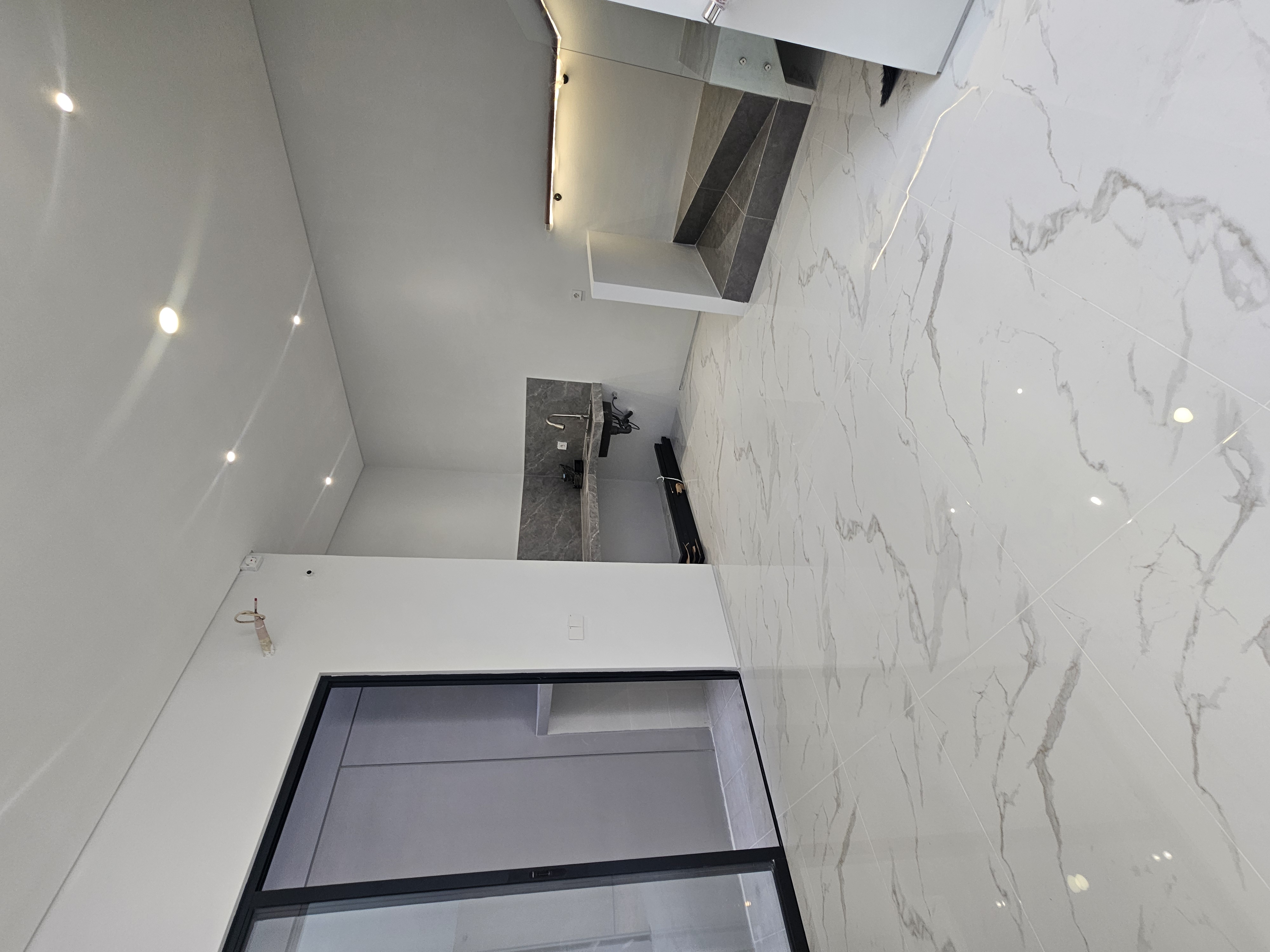 Dijual Rumah Dua Lantai Yang Nyaman Dan Siap Huni di Kawasan Sutorejo Tengah Surabaya Timur - Thumbnail 4