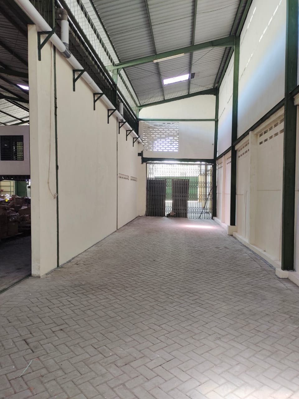 Dijual/Disewakan Gudang Komersial Strategis di Kawasan Margomulyo Permai Surabaya Barat - Thumbnail 3