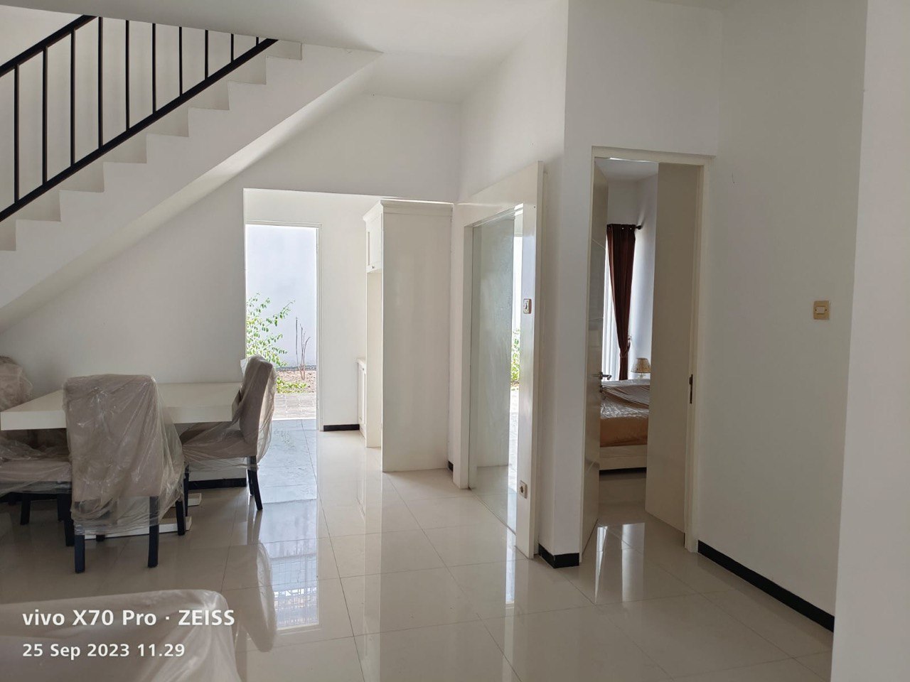 Dijual Rumah Siap Huni Strategis di Diamond Park Residence Juanda Surabaya Timur - Thumbnail 2