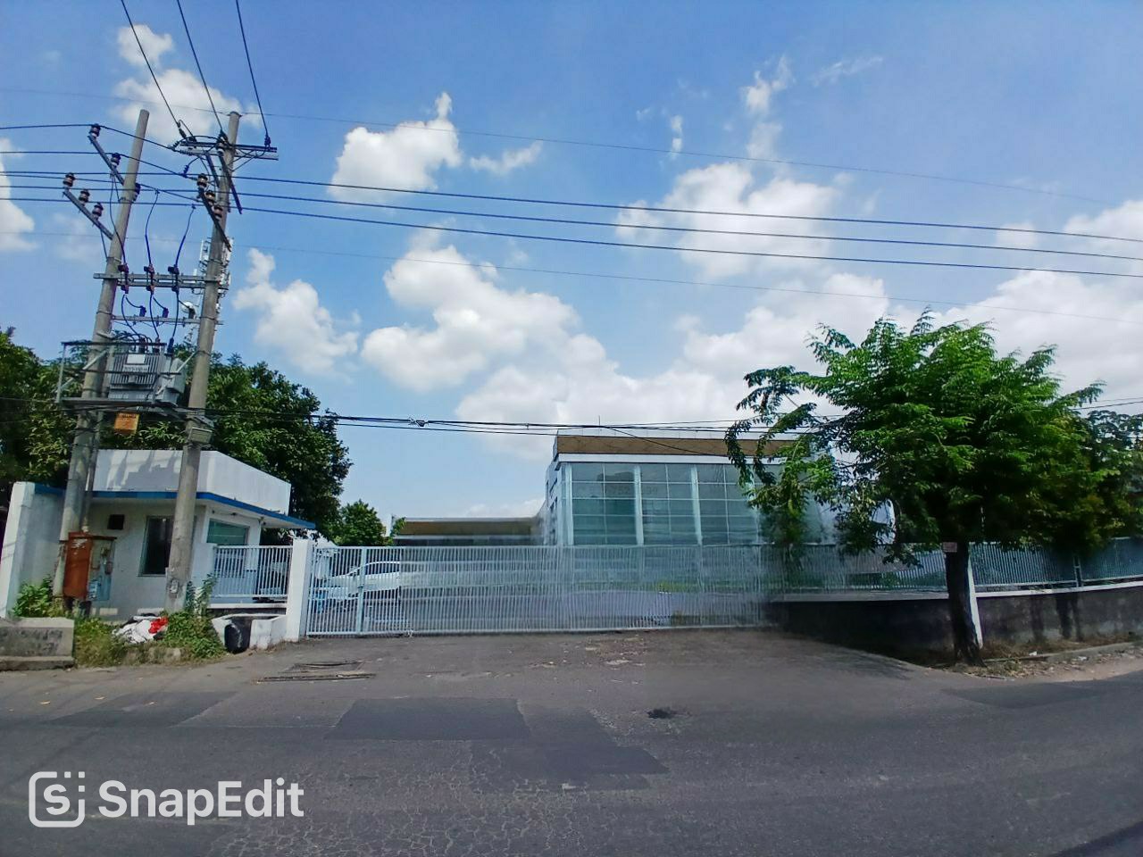 Disewakan Gedung Komersial Strategis di Raya Menganti, Surabaya Barat - Image 1