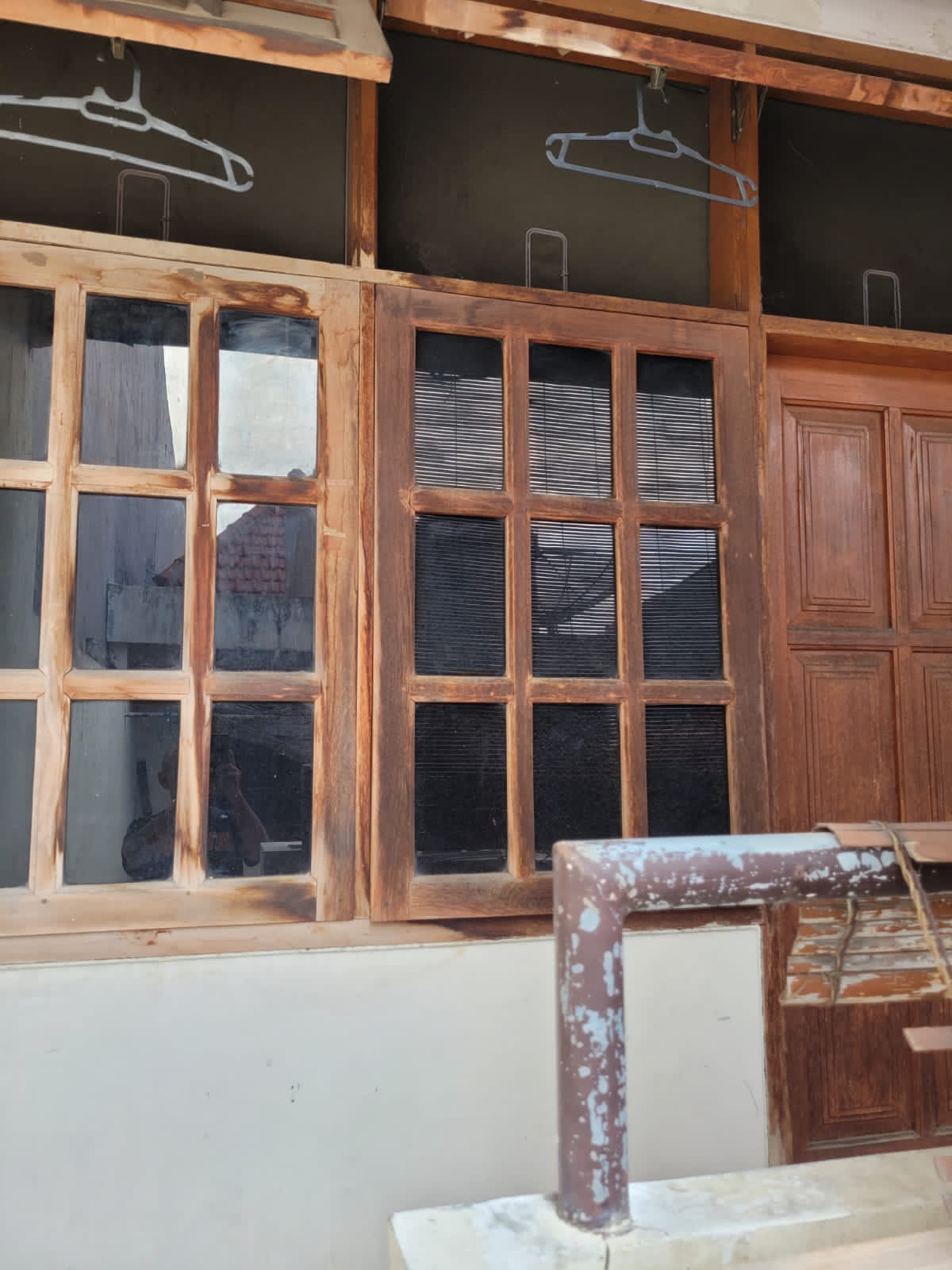 Dijual Rumah 2 Lantai Luas Hadap Barat di Jalan Tumapel, Surabaya Pusat - Thumbnail 4