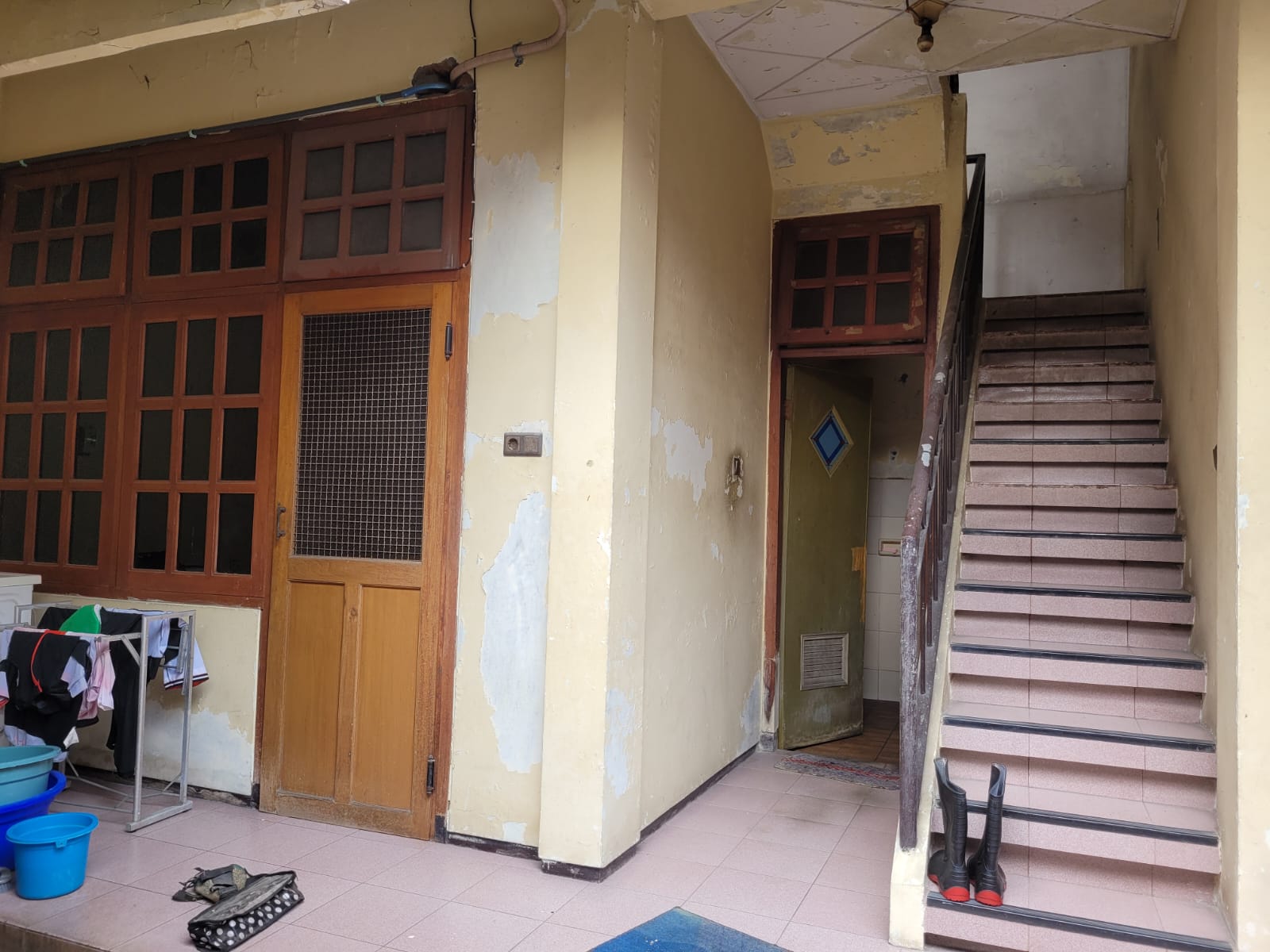 Dijual Rumah 2 Lantai Luas Hadap Barat di Jalan Tumapel, Surabaya Pusat - Thumbnail 3