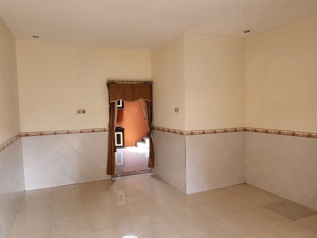 Dijual Rumah Strategis di Kawasan Griya Benowo Indah Surabaya Barat - Thumbnail 2