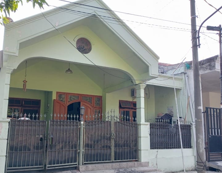 Dijual Rumah Siap Huni Lokasi Strategis di Wisma Kedungasem Surabaya Timur - Image 1