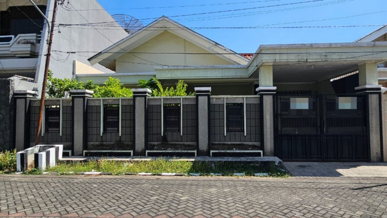 Dijual Lelang Rumah Luas Lokasi Strategis di Satelit Indah Surabaya Barat - Image 1
