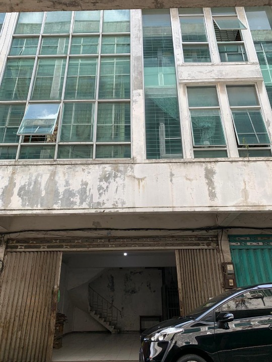 Dijual Ruko Komersial Strategis di Kawasan Bongkaran Surabaya Utara - Image 1