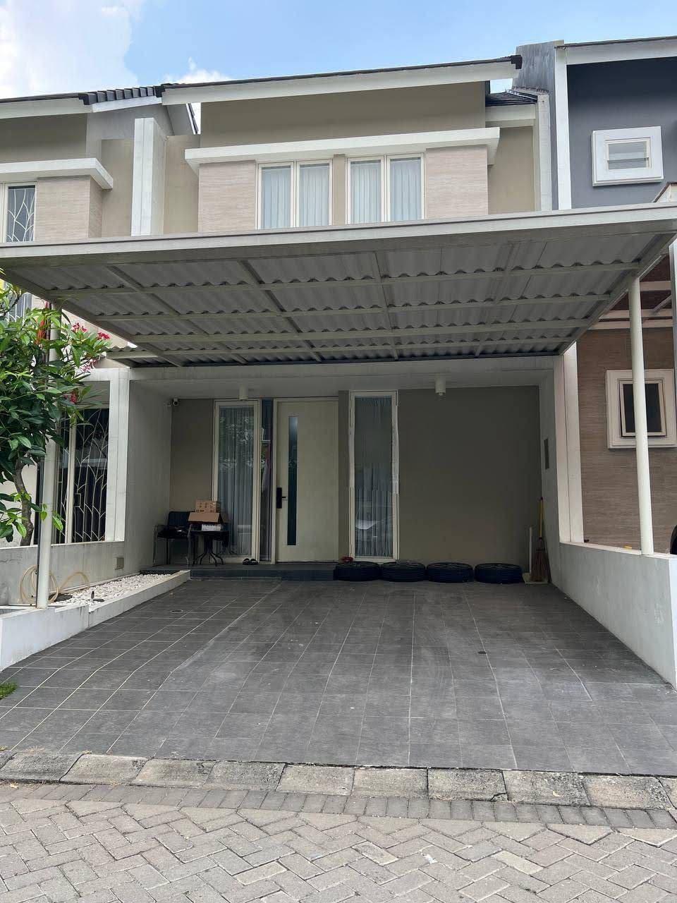 Dijual Rumah Modern Tipe Calathea di Greenlake Tahap 2 Citraland Surabaya Barat - Image 1
