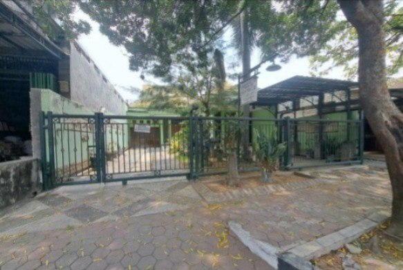 Dijual Lelang Rumah Luas dan Asri di Jalan Jayanegara, Puri Mojokerto - Image 1