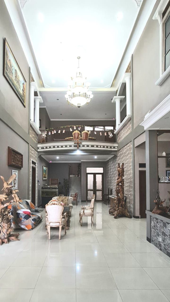 Dijual Rumah Mewah Lokasi Strategis di Jalan Praja Dalam Kebayoran Lama Jakarta Selatan - Image 1