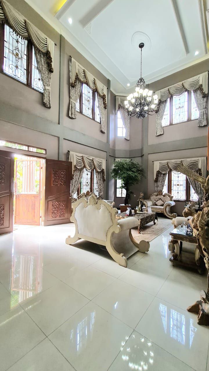 Dijual Rumah Mewah Lokasi Strategis di Jalan Praja Dalam Kebayoran Lama Jakarta Selatan - Thumbnail 3