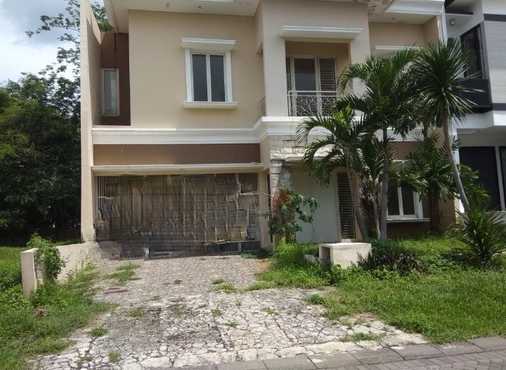 Dijual Rumah Luas di Golf Avenue, Citraland Surabaya Barat - Image 1