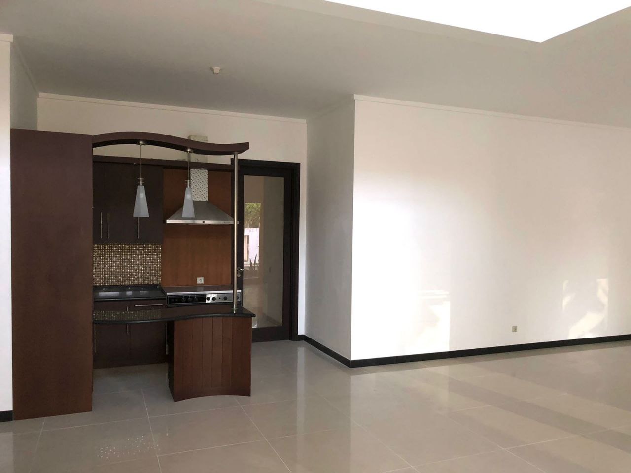 Dijual Rumah Primary di Diamond Hill Citraland Surabaya Barat - Thumbnail 2