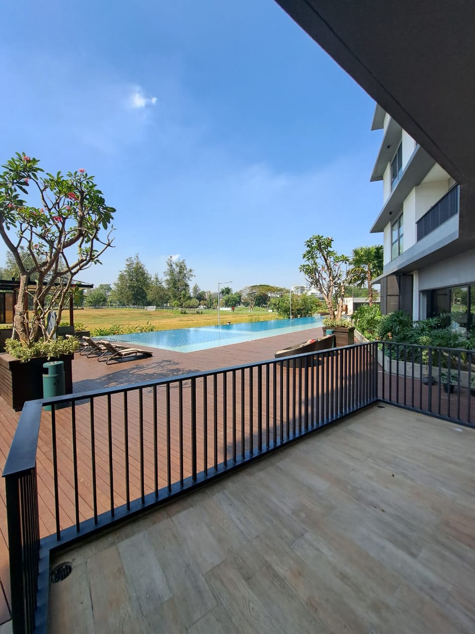 Disewakan Apartemen Mewah di Graha Golf Tower Alexa Surabaya Barat - Thumbnail 2