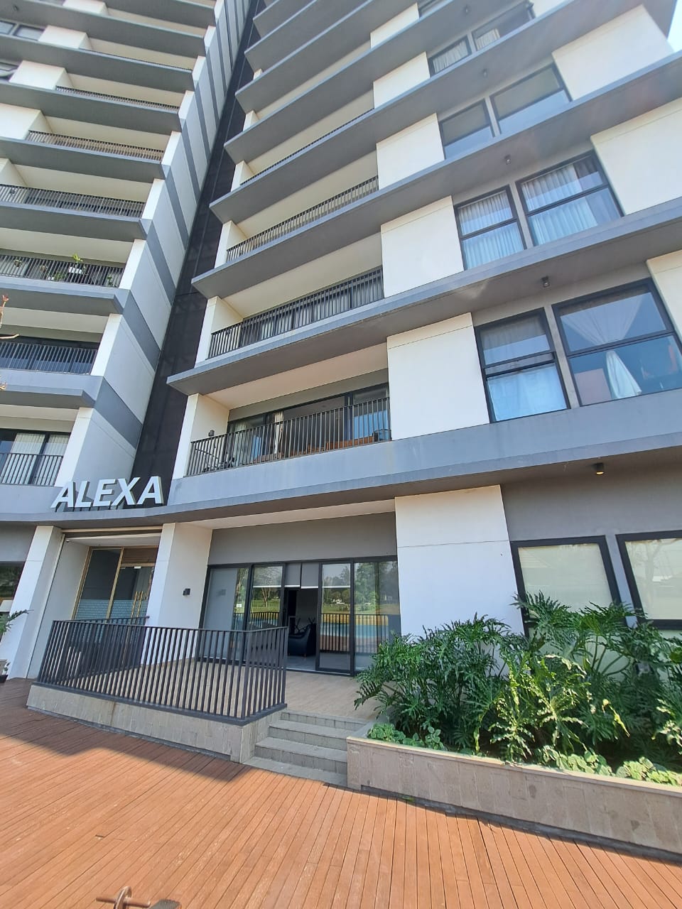 Disewakan Apartemen Mewah di Graha Golf Tower Alexa Surabaya Barat - Image 1