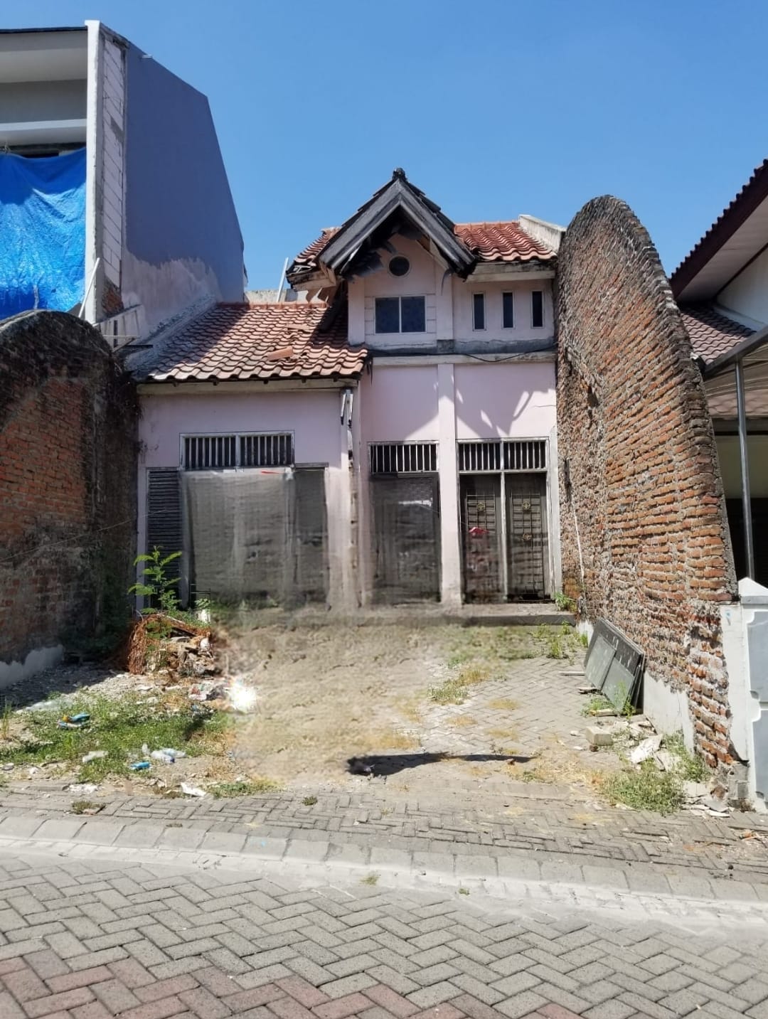 Dijual Rumah Hitung Tanah di International Village Citraland Surabaya Barat - Image 1