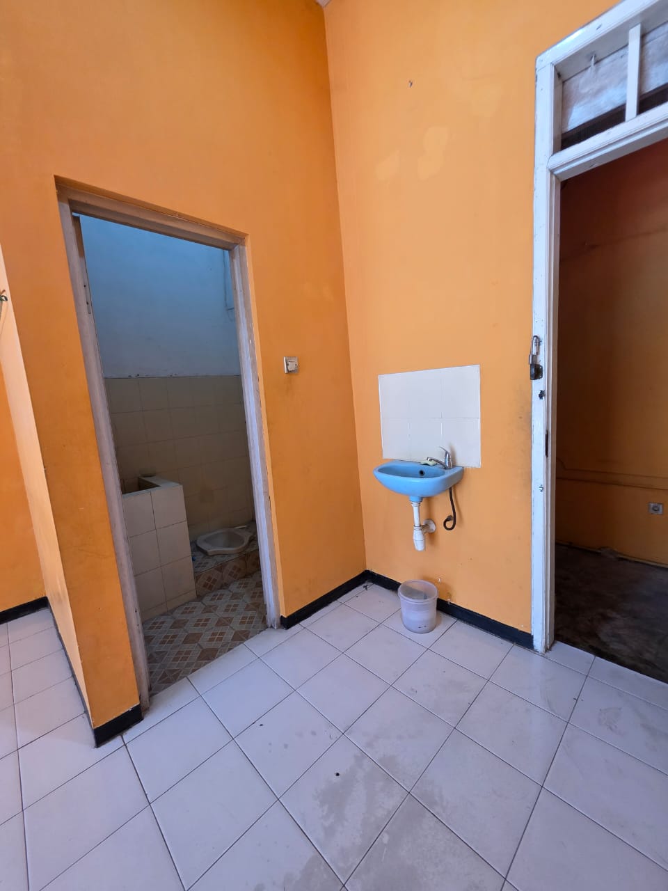 Disewakan Ruko Komersial Strategis di Nol Jalan Raya Kedungasem Surabaya Timur - Thumbnail 2