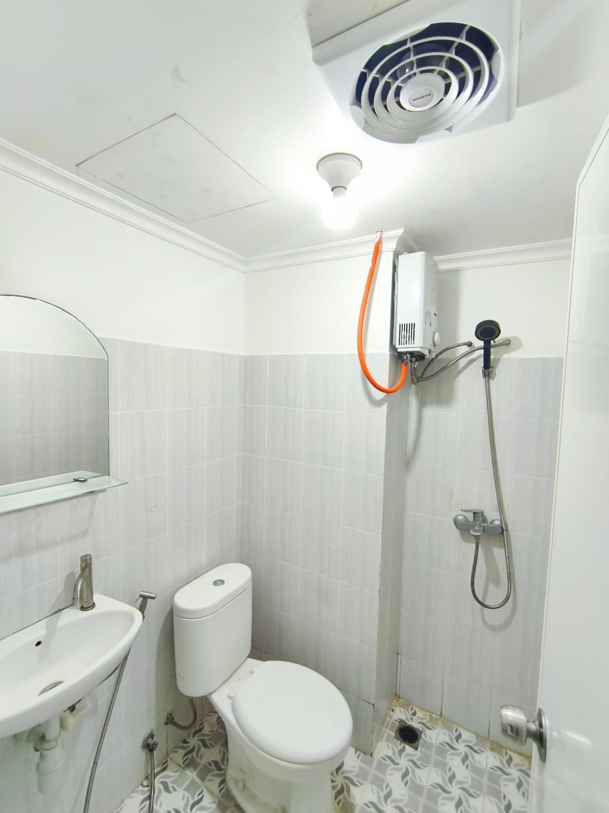 Disewakan Unit Apartemen 2BR di Puncak CBD Lokasi Strategis Surabaya Barat - Thumbnail 4