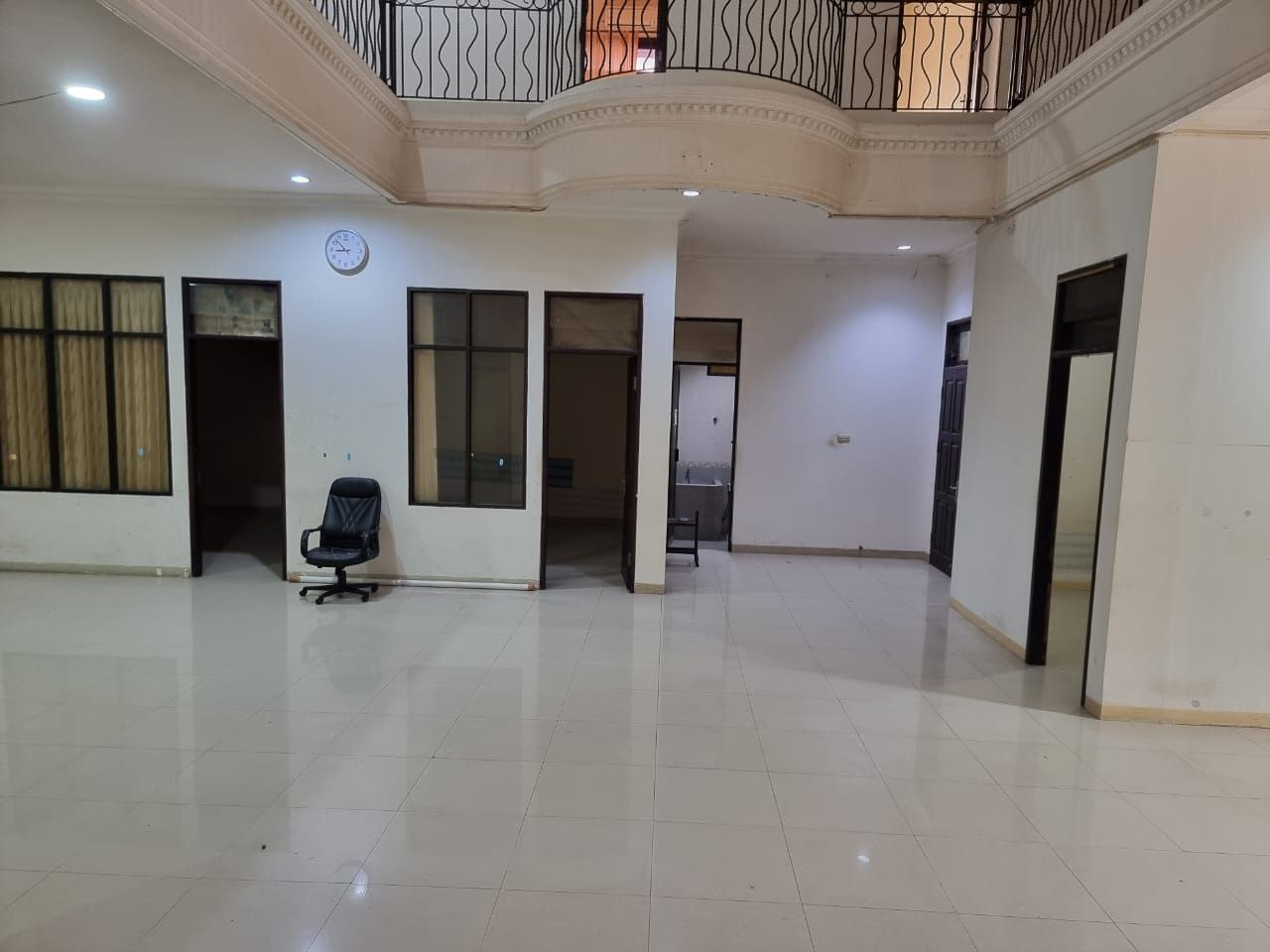 Disewakan Rumah Usaha Lokasi Strategis di Citraland Surabaya Barat - Thumbnail 3