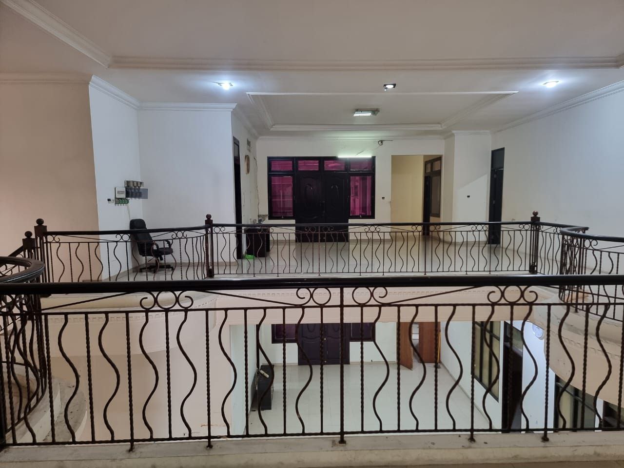 Disewakan Rumah Usaha Lokasi Strategis di Citraland Surabaya Barat - Thumbnail 4