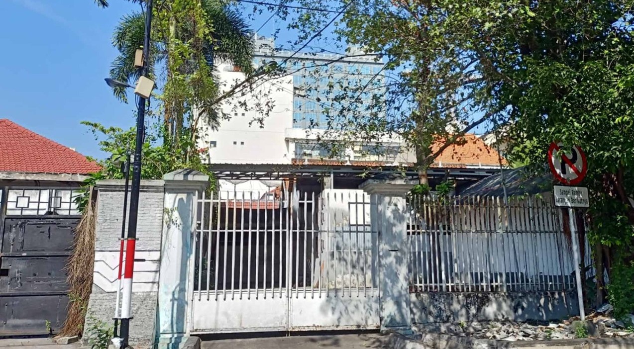 Disewakan Rumah Usaha Strategis Lokasi Premium di Embong Wungu Surabaya Pusat - Image 1
